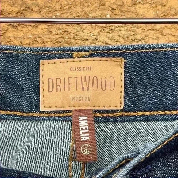 Driftwood Amelia Skraight Crop Classic Fit
Frayed Step Hem Ankle Jeans size 26 - Picture 3 of 10